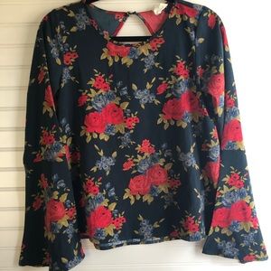 One Clothing bell-sleeve floral blouse